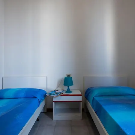 Seafront With Pool In Apartamento