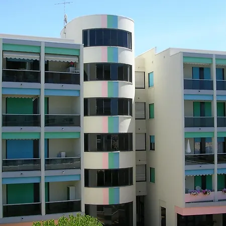 Apartamento Seafront With Pool In Bibione